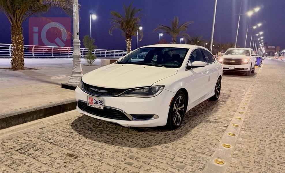 Chrysler 200